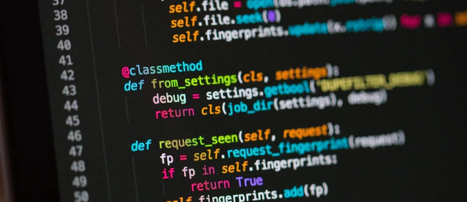 Illustration du langage Liquid utilisé dans Shopify pour créer des pages dynamiques avec du code template facile à personnaliser.